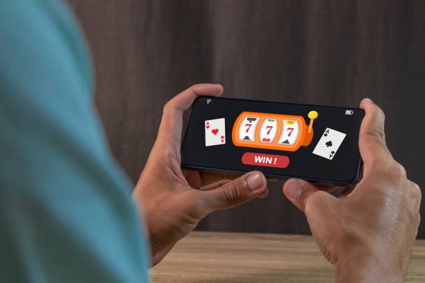 Player on mobile device joining okejp Super Sic Bo table with live dealer visible on screen